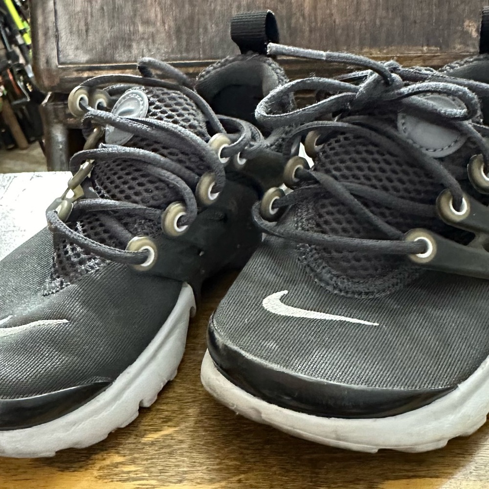 Nike kids size 11